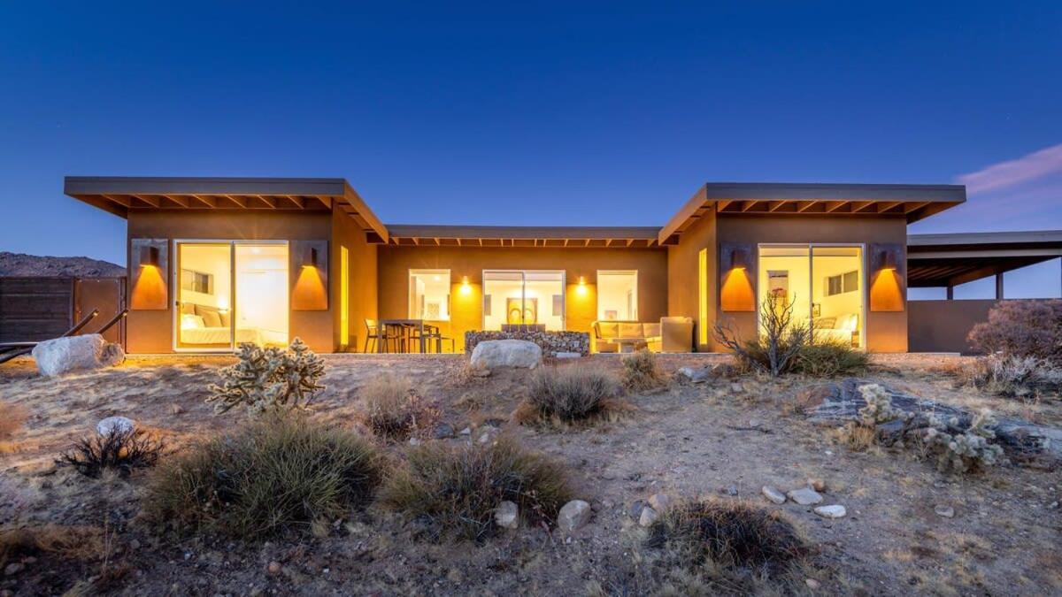 Shelter 2 L A Classic At Joshua Tree Park Entrance Exterior photo