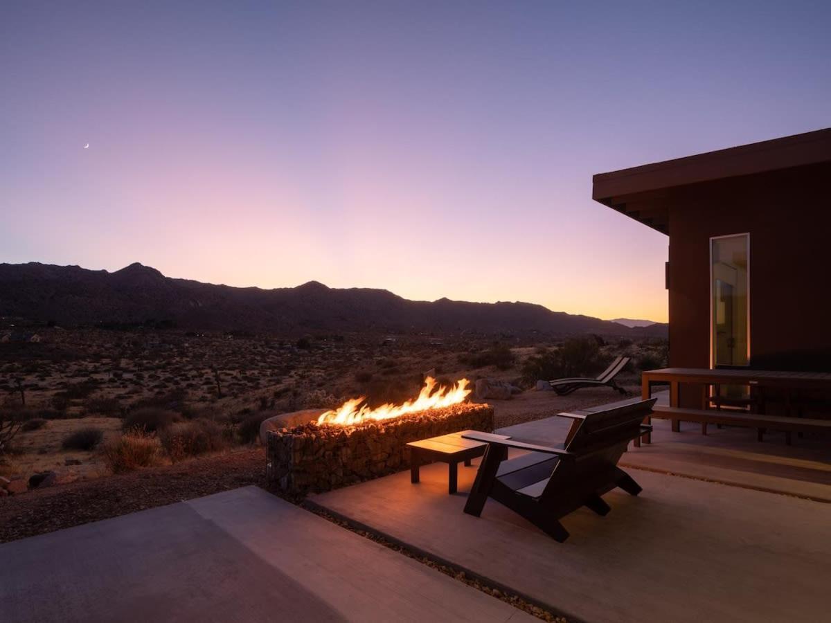 Shelter 2 L A Classic At Joshua Tree Park Entrance Exterior photo