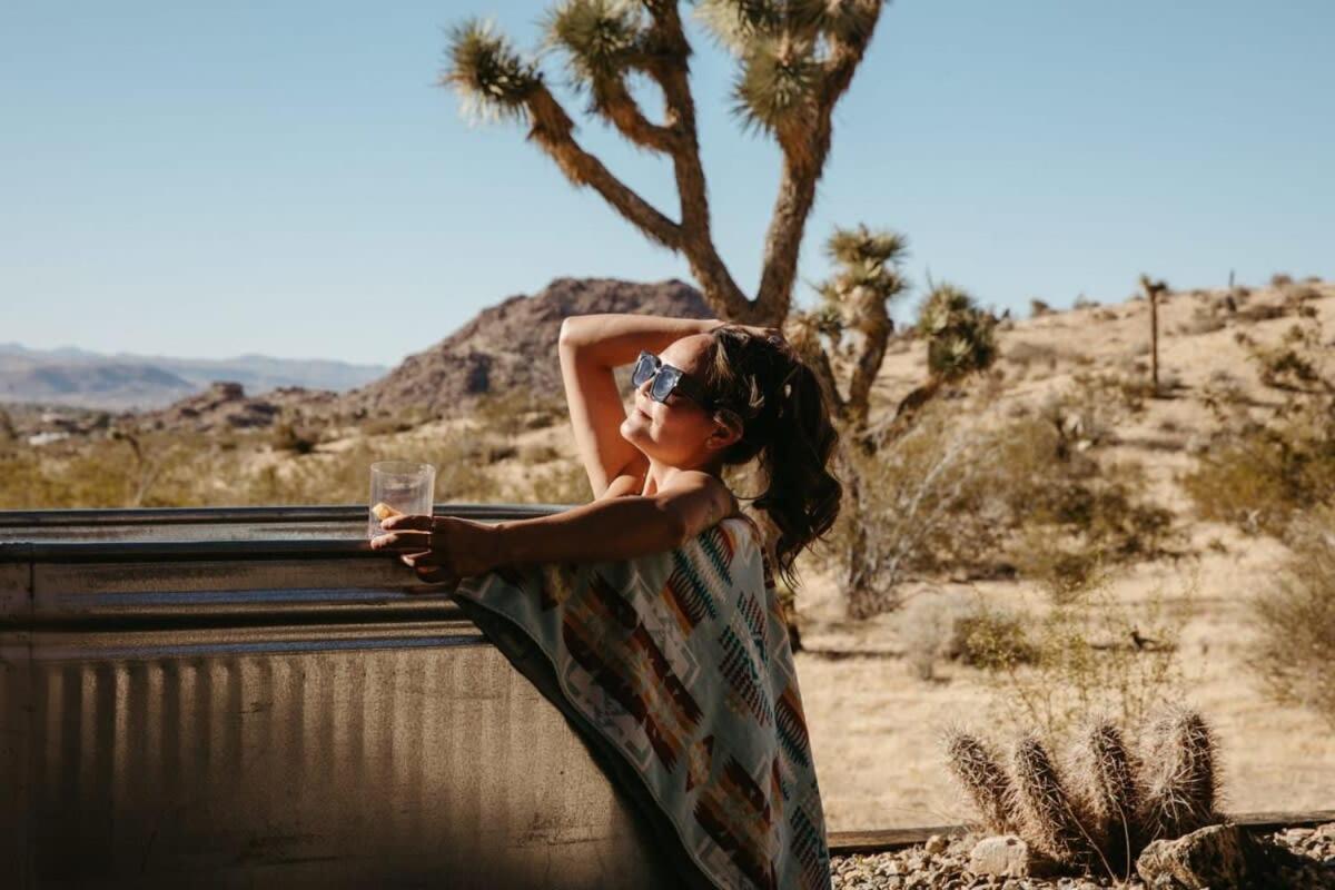 Shelter 2 L A Classic At Joshua Tree Park Entrance Exterior photo