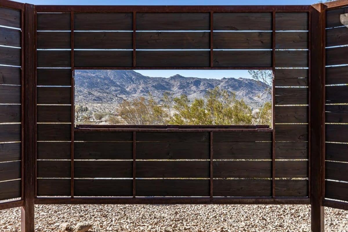 Shelter 2 L A Classic At Joshua Tree Park Entrance Exterior photo